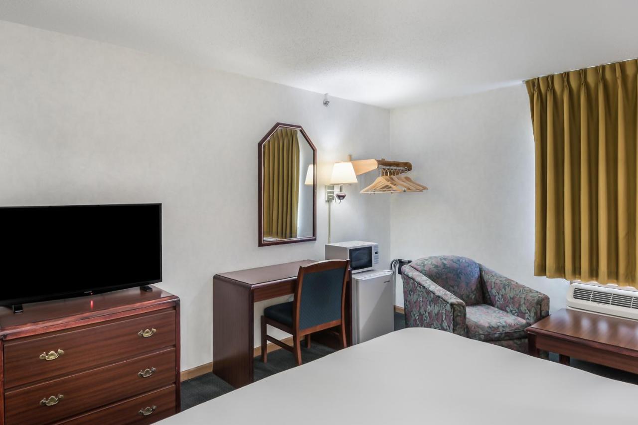 Americas Best Value Inn-Wenona מראה חיצוני תמונה