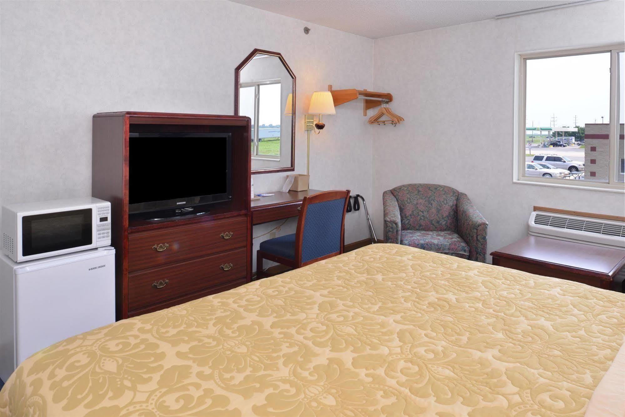 Americas Best Value Inn-Wenona מראה חיצוני תמונה